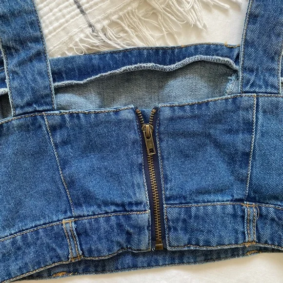 ✨ Forever 21 Blue Denim Sleeveless Crop Top ✨ - Picture 6 of 7